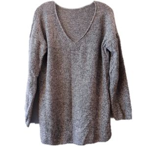 *Old Navy Gray and White Chevron Stitch Sweater